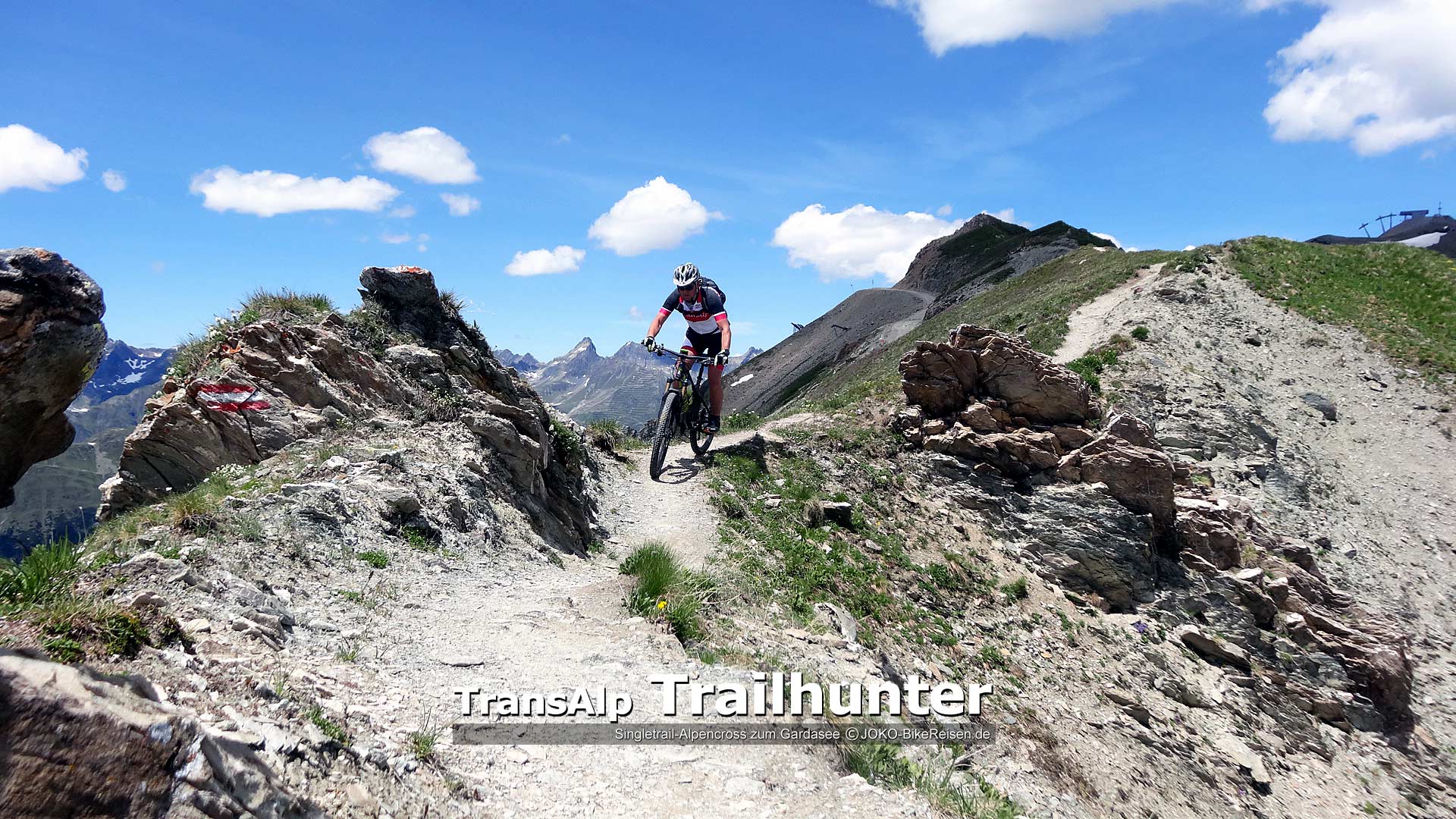 sportliche MTB-Alpenüberquerung auf vielen Trails zum Gardasee/Riva